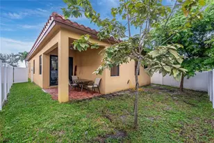 5208 NW 48th Ln, Tamarac, FL 33319 - Photo 17