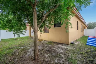 5208 NW 48th Ln, Tamarac, FL 33319 - Photo 19