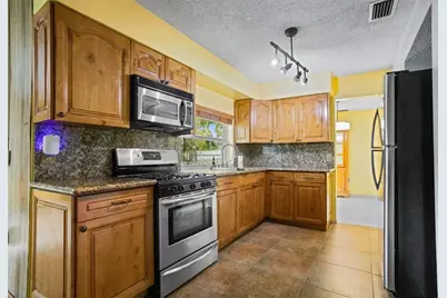 11331 NW 29th St, Sunrise, FL 33323 - Photo 39