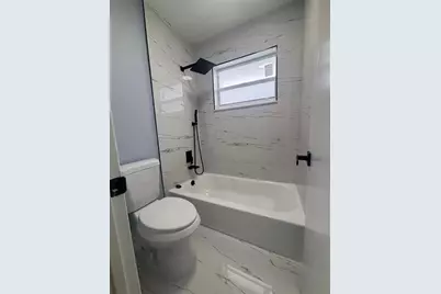 814 SW 12th Pl, Fort Lauderdale, FL 33315 - Photo 17