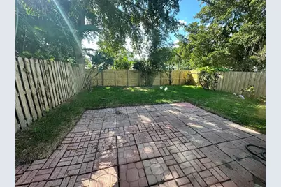 814 SW 12th Pl, Fort Lauderdale, FL 33315 - Photo 21