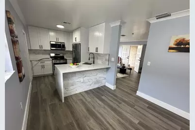 814 SW 12th Pl, Fort Lauderdale, FL 33315 - Photo 3