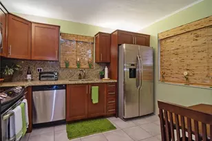 301 Lakeview Dr, Weston, FL 33326 - Photo 5