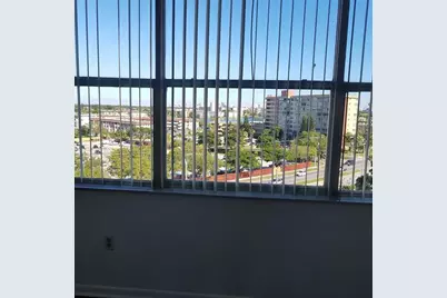 1300 NE Miami Gardens Dr, Unit #810E, Miami, FL 33179 - Photo 5