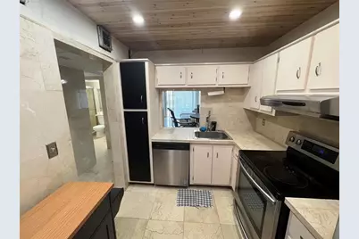 4311  Crystal Lake Dr, Unit #421, Deerfield Beach, FL 33064 - Photo 21