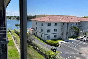 4311 Crystal Lake Dr, Deerfield Beach, FL 33064 - Photo 7