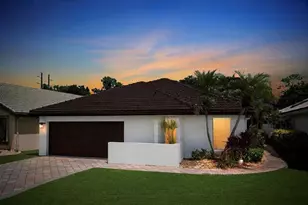 21392 Bridgeview Dr, Boca Raton, FL 33428 - Photo 1