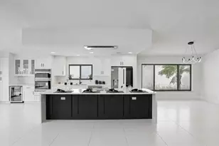 21392 Bridgeview Dr, Boca Raton, FL 33428 - Photo 5