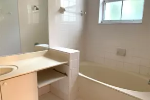 256 Riverwalk Cir, Sunrise, FL 33326 - Photo 7