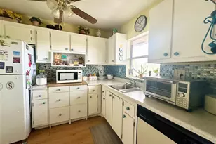 9821 Sunrise Lakes Blvd, Sunrise, FL 33322 - Photo 9