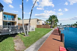 822 NE 25th Ave, Hallandale Beach, FL 33009 - Photo 29