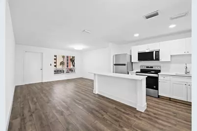 1100  Crystal Lake Dr, Unit #209, Deerfield Beach, FL 33064 - Photo 9