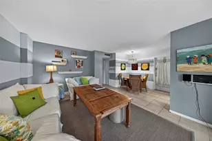 400 SE 10th St, Deerfield Beach, FL 33441 - Photo 7