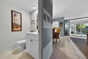 400 SE 10th St, Deerfield Beach, FL 33441 - Photo 23