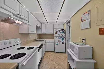 400 SE 10th St, Unit #211, Deerfield Beach, FL 33441 - Photo 17