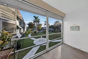 400 SE 10th St, Deerfield Beach, FL 33441 - Photo 11