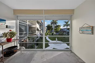 400 SE 10th St, Deerfield Beach, FL 33441 - Photo 9