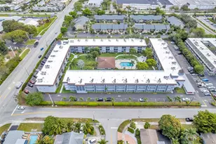 400 SE 10th St, Deerfield Beach, FL 33441 - Photo 35