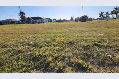 1724  Andalusia Blvd, Cape Coral, FL 33909 - Photo 3