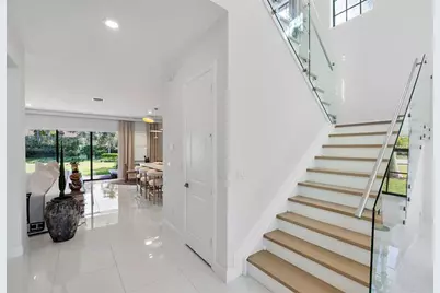 9310  Bayside Cir, Parkland, FL 33076 - Photo 11