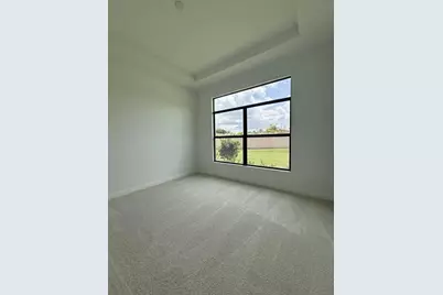 320 SE Via Sangro, Port Saint Lucie, FL 34952 - Photo 3