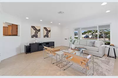 370 SE 3rd Ct, Pompano Beach, FL 33060 - Photo 11