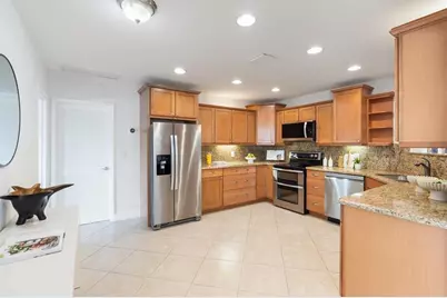 370 SE 3rd Ct, Pompano Beach, FL 33060 - Photo 3