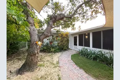 1049  Van Buren St, Hollywood, FL 33019 - Photo 17