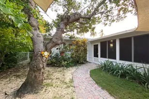 1049 Van Buren St, Hollywood, FL 33019 - Photo 17