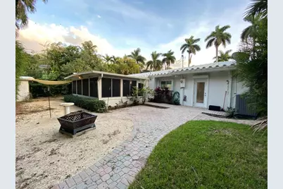 1049  Van Buren St, Hollywood, FL 33019 - Photo 15