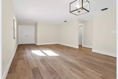 391 NW 58th Ave, Miami, FL 33126 - Photo 7