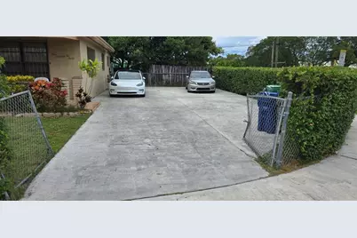 17230 NW 10th Ct, Miami, FL 33169 - Photo 13