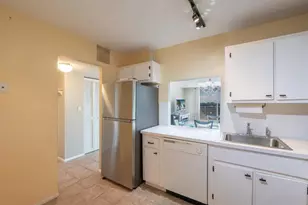 427 Golden Isles Dr, Hallandale Beach, FL 33009 - Photo 15