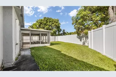 10215 NW 80th Dr, Tamarac, FL 33321 - Photo 33