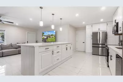 10215 NW 80th Dr, Tamarac, FL 33321 - Photo 11