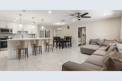 10215 NW 80th Dr, Tamarac, FL 33321 - Photo 9