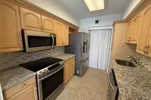 19707 Turnberry Way, Miami, FL 33180 - Photo 15