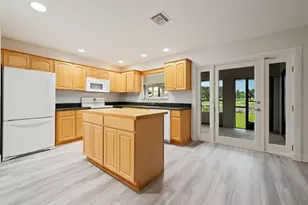 11454 NW 41st St, Coral Springs, FL 33065 - Photo 5