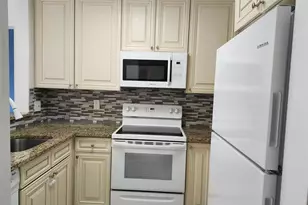 501 SE 8th St, Deerfield Beach, FL 33441 - Photo 13