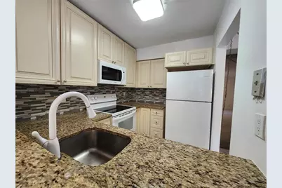 501 SE 8th St, Unit #103, Deerfield Beach, FL 33441 - Photo 9
