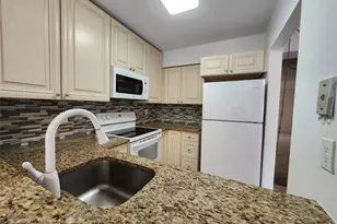 501 SE 8th St, Deerfield Beach, FL 33441 - Photo 9