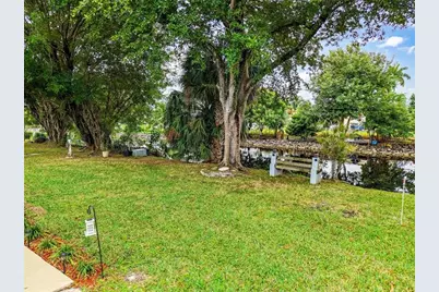 985 NW 69th Ave, Margate, FL 33063 - Photo 23