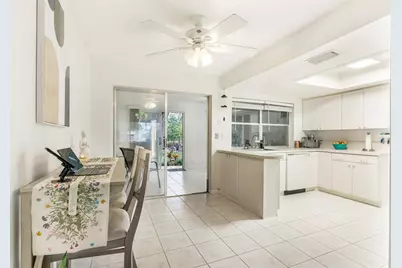 985 NW 69th Ave, Margate, FL 33063 - Photo 7