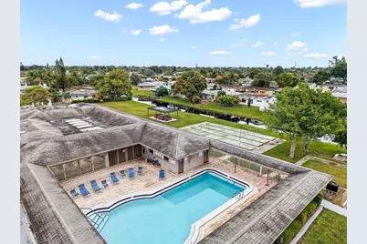 985 NW 69th Ave, Margate, FL 33063 - Photo 27