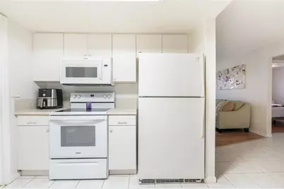 985 NW 69th Ave, Margate, FL 33063 - Photo 9