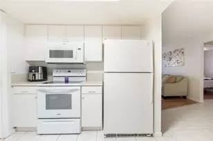 985 NW 69th Ave, Margate, FL 33063 - Photo 9