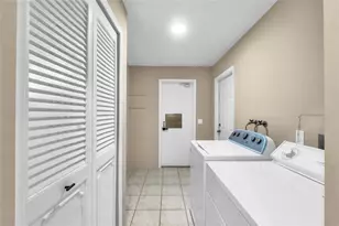 8871 NW 3rd St, Pembroke Pines, FL 33024 - Photo 31