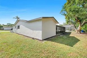 8871 NW 3rd St, Pembroke Pines, FL 33024 - Photo 35