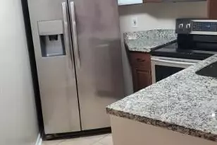 212 Lake Pointe Dr, Oakland Park, FL 33309 - Photo 3