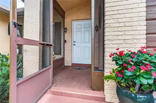 9812 NW 75th Ct, Tamarac, FL 33321 - Photo 3